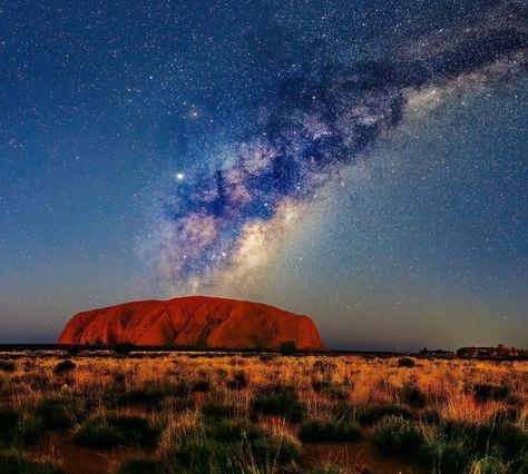 Anne Souter (@Anne1411A) / Twitter Outback Australia Landscape, The Outback Australia, Uluru Aesthetic, Painting Swirls, Travel Core, School Bench, Uluru Australia, Spiritual Places, Milky Way Photography