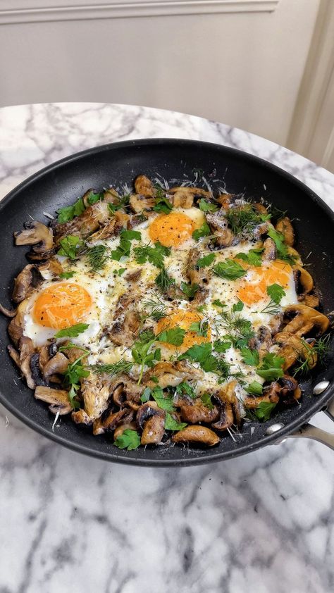 Oyster Mushroom Breakfast, Egg And Mushroom Breakfast, Mushroom Breakfast Recipes, Mushroom Eggs, Eggs With Mushrooms, Mushroom Breakfast, Breaded Mushrooms, Eggs And Mushrooms, Instagram Recipes