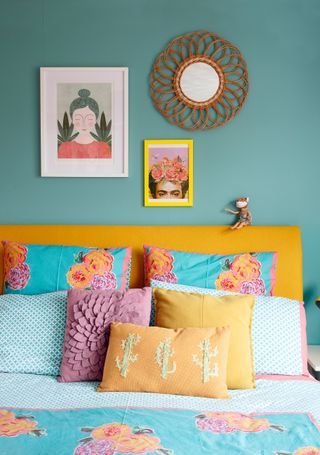 Teal bedroom ideas: 12 dazzling designs using this green and blue hue Yellow And Teal Bedroom Ideas, Teal Bedroom Color Schemes, Teal Girls Bedroom, Teal And Yellow Bedroom, Teal Bedroom Designs, Teal And Gray Bedroom, Teal Bedroom Ideas, Teal Accent Walls, Bedroom Turquoise