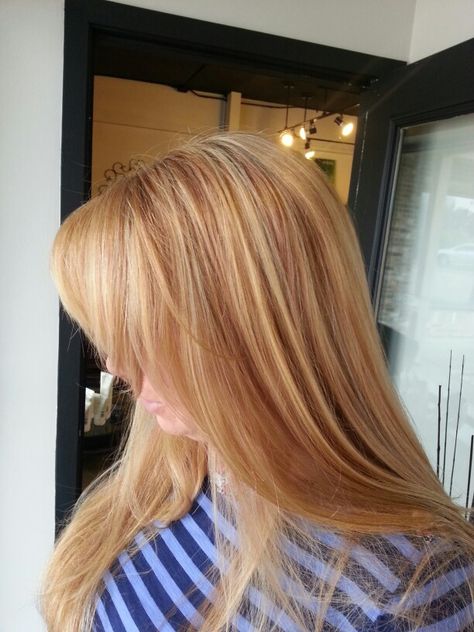 Hair Colors And Styles, Red Hair With Blonde Highlights, Light Strawberry Blonde, Natural Looking Highlights, Warm Blonde Hair, Blonde Hair Colors, Highlights Natural, Red Blonde Hair, Strawberry Blonde Hair Color