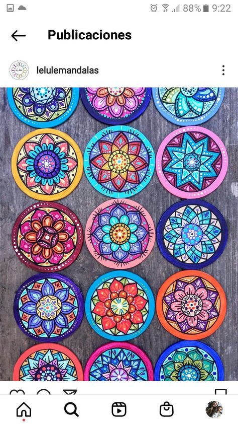 Mosaic Art Diy, Keychain Display, Easy Mandala Drawing, Coaster Art, Mandala Art Therapy, Cd Art, Mandala Design Pattern, Wood Painting Art, Mandala Art Lesson