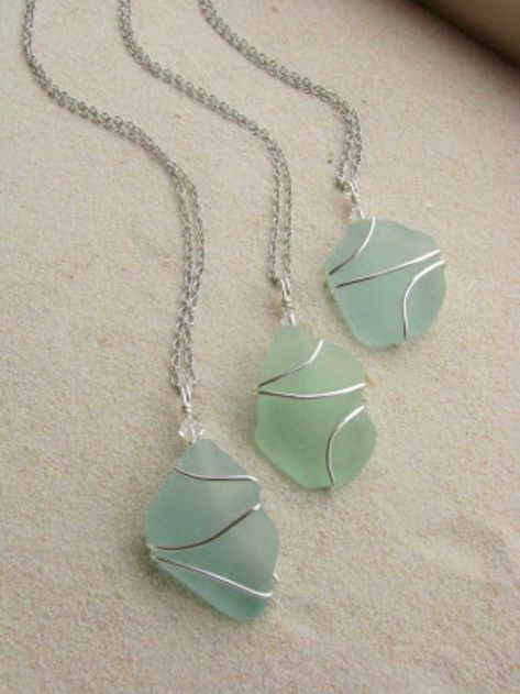 DIY Necklace Ideas - Wire Wrapped Sea Glass Necklace - Easy Handmade Necklaces with Step by Step Tutorials - Pendant, Beads, Statement, Choker, Layered Boho, Chain and Simple Looks - Creative Jewlery Making Ideas for Women and Teens, Girls - Crafts and Cool Fashion Ideas for Women, Teens and Teenagers http://diyjoy.com/diy-necklaces Sea Glass Wedding, Jewerly Bracelets, Diy Products, Beachglass Jewelry, Bracelets Diy, Sea Glass Necklace, Jewerly Diy, Diy Schmuck, Sea Glass Jewelry