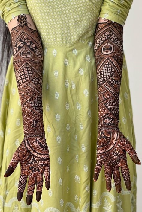 Looking for latest and beautiful mehndi designs for your bridal mehndi look? Find the top mehndi inspiration gallery here with 200+ designs from well-known mehndi artists of India. #mehendi #henna #mehndidesign #indianwedding Arabic Mehndi Designs For Bride, Pakistani Henna Designs Bridal Mehndi, Latest Bridal Mehendi Designs 2023, Pair Mehndi Design Bridal, 3d Mehendi Designs For Hands Bridal, Grand Mehandi Designs, 3d Mehendi Designs For Bride, Mehendi Designs For Bride Bridal Mehndi Full Hand, Bridal Mendhi Designs Latest