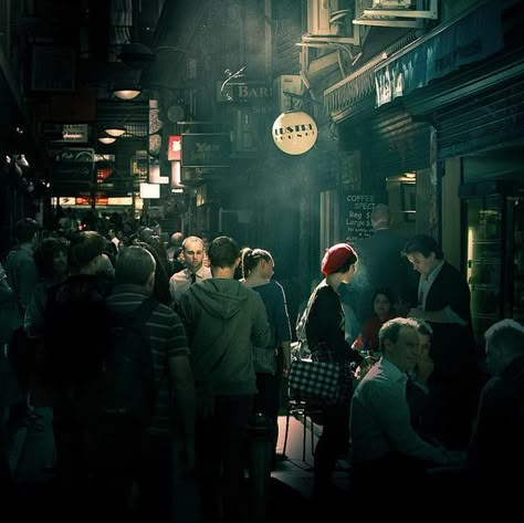 Street Photography Street Foto, Urbex Photography, City Signs, Photography Concepts, Street Photography Tips, Street At Night, Saul Leiter, Scenery Photos, City People