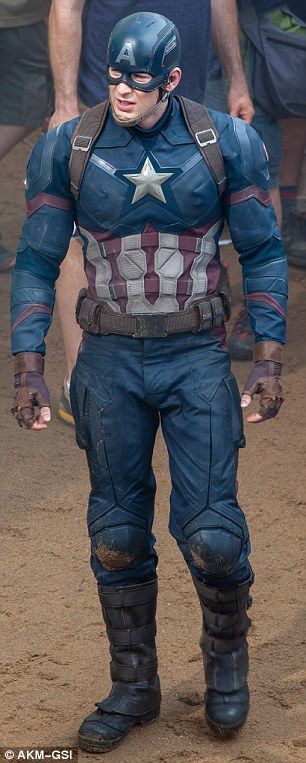 Captain America Helmet, Captain America Outfit, Chris Captain America, Captain America Suit, Hawkeye Comic, Marvel Young Avengers, Captain America Cosplay, Couple Cosplay, Captain America Movie