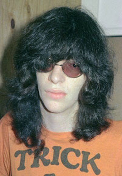 Joey Ramone. Ramones Tshirt Outfits, Joey Ramone Without Glasses, Ramones Album Cover, Joey Badass Poster, Hey Ho Lets Go, Ramones Shirt, Baby Joey, Punk Boy, Joey Ramone