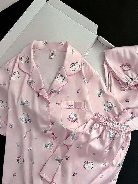 Cute House Clothes, Cute Sleepwear Outfits, Cute Pajamas For Women Aesthetic, Aesthetic Pj Outfits, Pijamas Hello Kitty, Cute Silk Pajamas, Pajamas Y2k, Sanrio Finds, Comfy Home Outfits