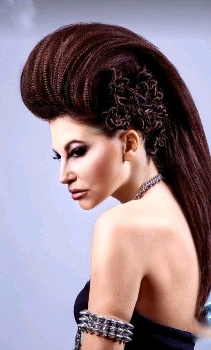 Hairstyle Editorial, Futuristic Hair, Long Hair Designs, High Fashion Hair, Aloe Vera Hair Mask, Huge Hair, Avant Garde Hair, Hair Growth Spray, Runway Hair