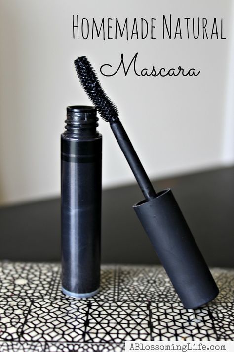 Homemade Natural Mascara Homemade Mascara, 0 Waste, Make Up Diy, Diy Mascara, Makeup Recipes, Săpunuri Handmade, Homemade Makeup, Natural Mascara, Homemade Cosmetics