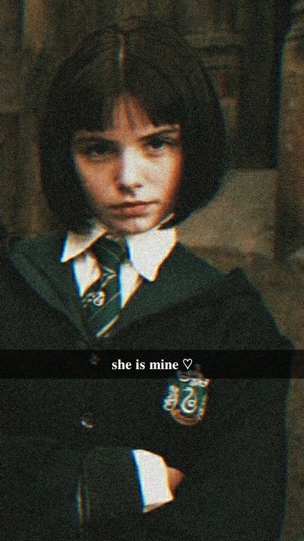 Pansy Parkinson Snapchat, Pansy Parkinson Wallpaper, Slytherin Energy, Pansy Aesthetic, Harry Potter Pansy Parkinson, Hogwarts People, Harry Potter Lock Screen, Snapchat Wallpaper, Slytherin Squad