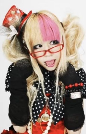 Oshare Kei, Fairest Of Them All, Scene Emo, Fashion Tag, Weird Fashion, Visual Kei, Personal Style, Cool Outfits, Sketch Book