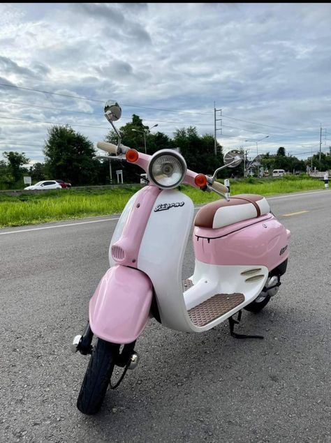 Cute Moped, Motorcycle Cute, Cute Motorcycle, Moped Bike, Motorcycle Sidecar, Biker Aesthetic, Pretty Bike, Vespa Scooters, Kawaii Accessories