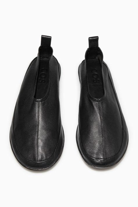 Leather Flats Women, Black Ballerina, Ballerina Pumps, Black Flats Shoes, Shoe Shine, Shoe Inspo, Black Ballet Flats, Leather Ballet Flats, Boots Outfit