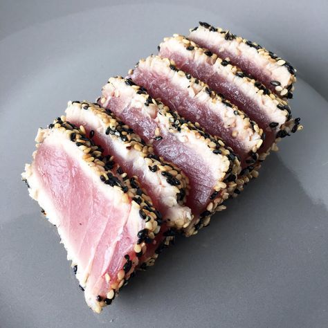 Yellow Fin Tuna Recipe, Grilled Tuna Recipes, Seared Tuna Steak, Seared Ahi Tuna Recipe, Fresh Tuna Recipes, Tuna Steak Recipe, Seared Tuna Salad, Sesame Crusted Tuna, Seared Tuna Steaks