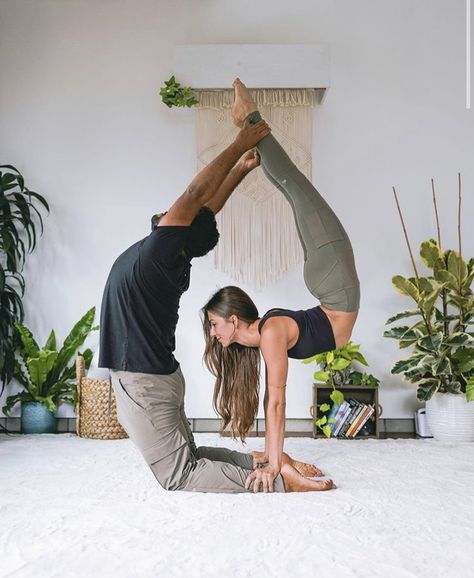 Two Person Yoga Poses, Two Person Yoga, Two People Yoga Poses, Couples Yoga Poses, Acro Yoga Poses, Partner Yoga Poses, Yoga Poses For Two, Couples Yoga, Gymnastics Poses