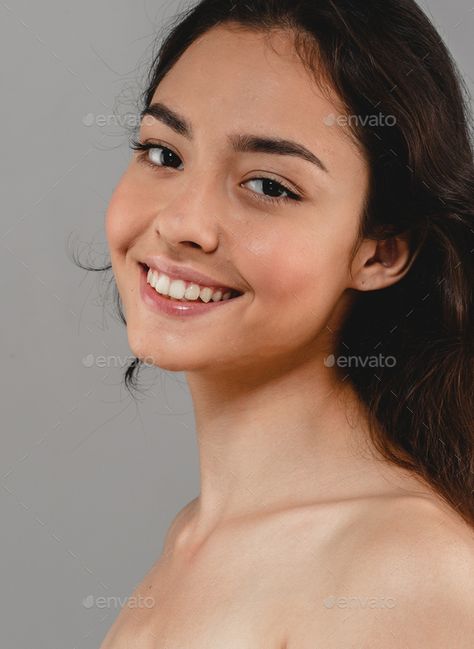 Smiling With Teeth, Woman Smiling Reference, Smile With Teeth, Rabbit Teeth Girl Smile, Model Smile, Teeth Model, Portrait Smile, Smile Woman, Smile Portrait