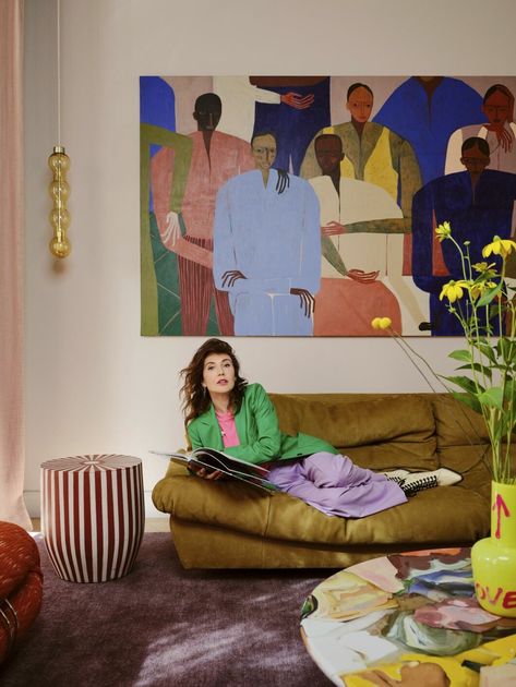 Fantasy Tv Shows, Interiors Dream, Woman Sitting, Pattern Wall, Pierre Frey, Painting Inspiration, Icon Design, Amsterdam, Art Inspo