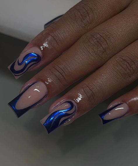 Sapphire Acrylic Nails, Chrome Blue Nails Designs, Blue And Gold Short Nails, Blue And Chrome Nails, Blue Freestyle Nails, Blue Square Acrylic Nails, Short Blue Acrylic Nails, Blue Chrome Nails Designs, Silver And Blue Nails