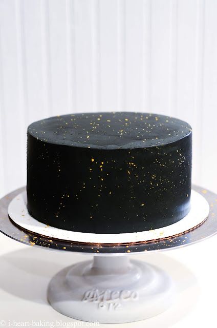 All Black Wedding Cake, Black Birthday Cake Ideas, Simple Black Cake, Birthday Cake Stars, Black And Gold Birthday Cake, Black Birthday Cake, Birthday Cake Black, Bolo Black, Dark Cake