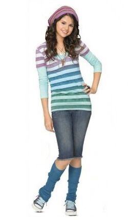 Alex Russo/Gallery | Wizards of Waverly Place Wiki | Fandom Zoey101 Outfits, Disney Channel Fashion, Edna Costume, Hsm Costumes, Disney Channel Outfits, 2000s Teen Fashion, 2010 Outfits, 2005 Fashion, 2006 Fashion