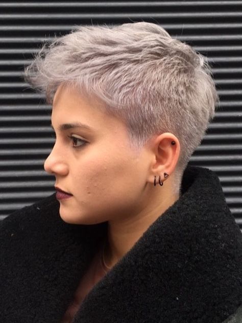 Picky Haircut, Hair Black, Short Hair Styles Pixie, Short Pixie, Grow Out, Balayage Hair, Short Hair Cuts, Hair Ideas, Hair And Nails