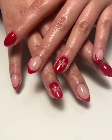 Rbd Inspired Nails, Red Pattern Nails, Simple Star Nails, Short Red Nails Design, Red Hoco Nails, Red Star Nails, Red Nails Short, Unique Nail Ideas, Europe Nails