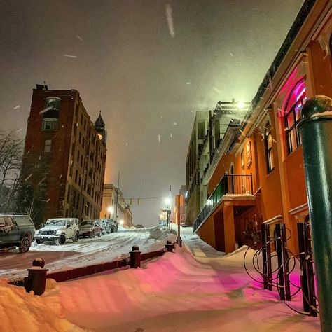 Michigans Upper Peninsula, Michigan Aesthetic, Campus Aesthetic, America Photo, Marquette Michigan, Upper Peninsula Michigan, Winter Landscapes, Buildings Photography, City Planning