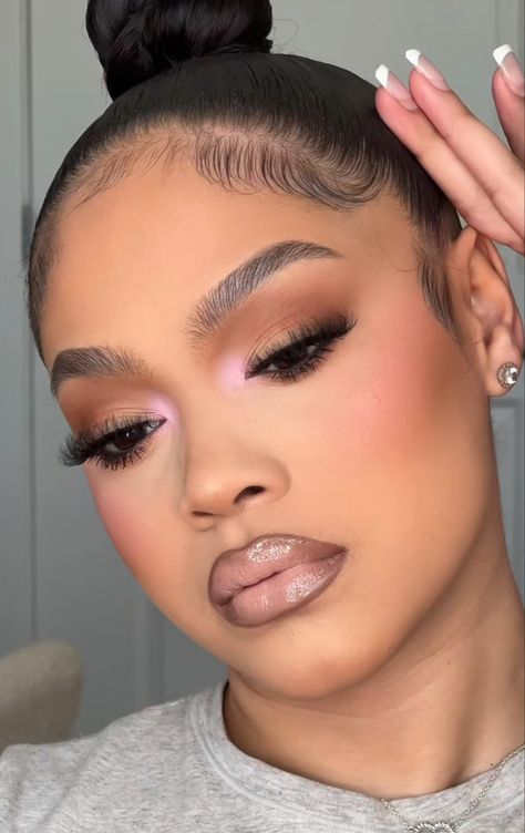 Soft Glam Pop Of Color, Signature Glam Makeup, Light Pink Soft Glam Makeup Black Women, Casual Birthday Makeup, Eye Makeup For Pink Outfit, Birthday Make Up Looks Natural, Soft Glam With Pop Of Color, Makeup Inspo Soft Glam, Mua Instagram Bio