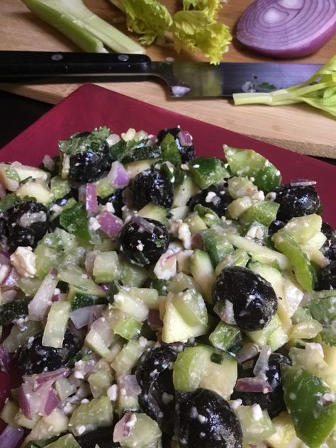 Black Olive Salad, Salad With Feta Cheese, Salad Keto, Olive Salad, Salad With Feta, Zucchini Salad, Low Carb Veggies, Creative Snacks, Summer Recipe