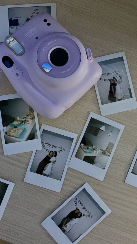 Instax Birthday Photos, Birthday Poloroid Pictures, 16 Birthday Party Ideas Aesthetic, Aesthetic Polaroid Pictures, House Birthday Party Ideas, Polaroid Camera Aesthetic, Polaroid Party, Polaroid Camera Instax, 22nd Birthday Party