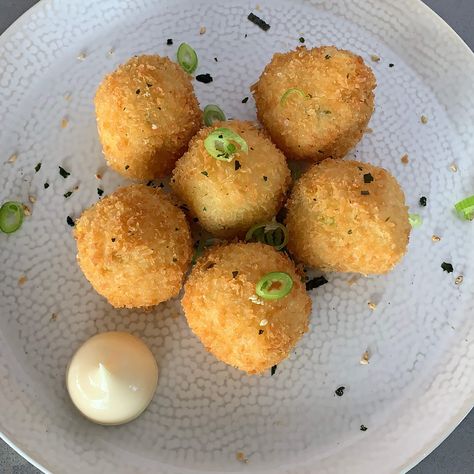 Corn Croquettes, Japanese Croquette, Croquette Recipe, Potato Croquette Recipe, Starch Sides, Croquettes Recipe, Japanese Spring, Pantry Recipes, Potato Croquettes