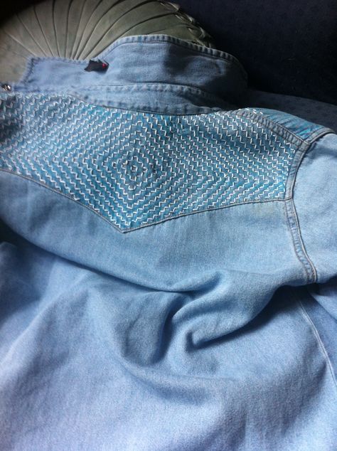 Denim shirt yoke detail, sashiko stitching, mountain form Shirt Yoke, Sashiko Jacket, Sashiko Stitching, Boro Stitching, Sashiko Pattern, Fabric Furniture, Denim Embroidery, Sashiko Embroidery, Denim Ideas