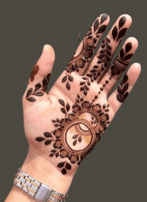 Mehandhi Designs For Front Hand, Flower Mendhi Design Front Hand, Minimal Palm Mehndi Design, Minimal Front Hand Mehndi Designs, Front Hand Mehendi Minimal, Palm Mehndi Design Unique Modern, Minimal Mehndi Designs Palm Simple, Flower Mehndi Designs Front Hand, Minimal Mehandi Design Palm