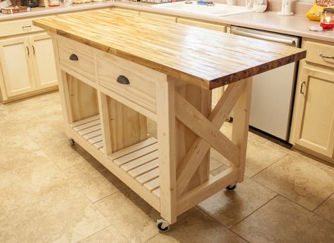 Gorgeous DIY Butcher Block Island Kitchen Island With Butcher Block Top, Kitchen Island With Drawers, Dapur Rustic, Kitchen Island Storage, Butcher Block Island Kitchen, Mobile Kitchen Island, Kitchen Island On Wheels, Kitchen Island Plans, Butcher Block Kitchen