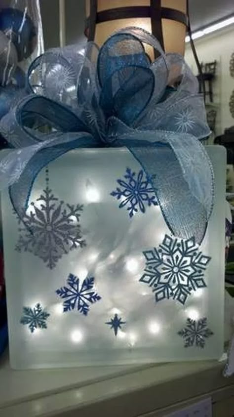 44 Amazing Christmas Snowflake Decorating Ideas Glass Block Ideas, Painted Glass Blocks, Christmas Glass Blocks, Ideas Decoracion Navidad, Diy Christmas Fireplace, Decorative Glass Blocks, Diy Christmas Snowflakes, Glass Block Crafts, Christmas Snowflakes Decorations