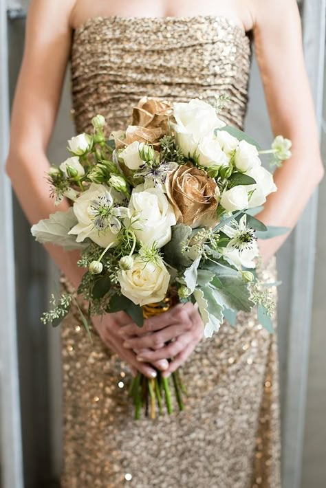 Gold and white rose bouquet | Mikkel Paige Photography and Moana Events | see more on: http://burnettsboards.com/2015/05/industrial-glam-wedding/ Industrial Glam Wedding, Gold Wedding Bouquets, Gold Wedding Flowers, Prom Bouquet, White Rose Bouquet, Gold Wedding Dress, Gold Wedding Decorations, Prom Flowers, Gold Sequin Dress