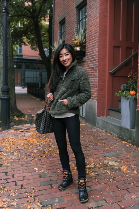 fall fleece outfit + sperry saltwater duck boots // cold weather outfit by Extra Petite fashion blog Sperry Boots Outfit, Duck Boots Outfit Fall, Sperry Duck Boots Outfit, Duck Boot Outfits, Duck Boot Outfit, Duck Boots Outfit, Boots Outfit Fall, Sperry Saltwater Duck Boots, Sperry Boots