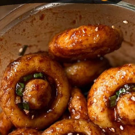 Himanshi Mittal on Instagram: "One bite of these Korean chili oil potatoes and you’ll be hooked! 🤌😌 ☑️ Ingredients- • 3 Potatoes • 1.5 cups Potato starch • Water • Salt • 1 tsp Red chilli powder • Oil • Garlic • Spring onion greens • 1/2 tsp Sugar #koreanpotatoes #koreanfood #chillioilpotatoes #chewypotato #koreanrecipe #yumm #potatosnacks #potatorecipes" Chilly Potato, Chili Potatoes, Onion Greens, Korean Potatoes, Korean Chili, Potato Chili, Potato Snacks, Red Chilli Powder, Potato Starch