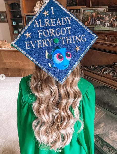 I already forgot everything, Finding Dory themed Disney grad cap topper Graduation Cap Ideas Funny, Graduation Cap Designs Aesthetic, Graduation Cap Ideas High School, Graduation Cap Designs High School, Disney Grad Caps, High School Graduation Cap Designs, Graduation Cap Designs College, Disney Graduation Cap, Creative Graduation Caps