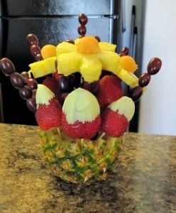 Fruit Bouquet Diy, Fruit Bouquet Ideas, Edible Fruit Arrangements, Fruit Bouquet, Fruit Creations, Edible Bouquets, Diy Edible, Diy Snacks, Balloons Decorations