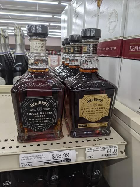 Whisky Jack Daniels, Rare Whiskey, Expensive Whiskey, Best Bourbon Whiskey, Penderyn Whisky, Whisky Drinks, Party Drinks Alcohol, Cutty Sark Whisky, Alcohol Aesthetic