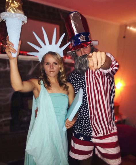 Inspiration & accessories for your DIY Statue of Liberty halloween costume idea #statueofliberty #statueoflibertycostume #diystatueoflibertycostume #statueoflibertyhalloweencostume #statueoflibertymakeup #thestatueofliberty #statueoflibertyhalloween #statueoflibertymakeuptutorial #ladyliberty #diyhalloweencostume #costume #halloweencostumes #halloweencostume #costumes #doityourself #diycostume #diytutorial #costumeidea #costumediy #groupcostume #couplecostume #familycostume #kidscostume Halloween Usa Costumes, Diy Statue Of Liberty Costume, Diy Statue Of Liberty, Diy Statue, Statue Of Liberty Costume, Uncle Sam Costume, Halloween Costumes For Big Kids, Usa Costume, Couples Costumes Creative