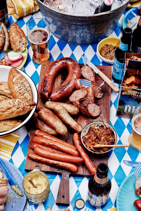 German Food Aethstetic, German Cuisine Aesthetic, German Culture Aesthetic Food, October Fest Food, Oktoberfest Aesthetic, Bbq Dinner Party, Octoberfest Beer, Food Europe, Swiss Cuisine