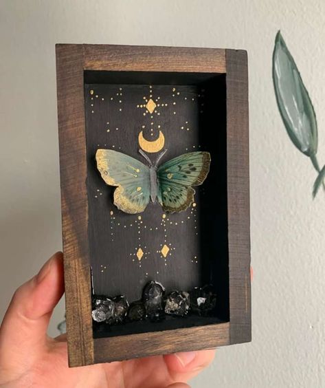 Oddities Decor, Halloween Shadow Box, Dark Home Decor, Witchy Crafts, Shadow Box Art, Mirror Painting, Diy Crafts To Do, Arte Sketchbook, Moon And Stars