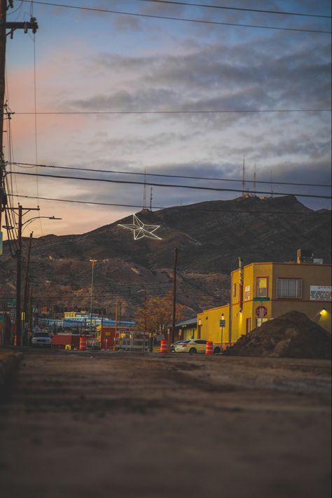 El Paso Star On Mountain, El Paso Texas Aesthetic, Texas Aesthetic Wallpaper, El Paso Texas Photography, Silver City New Mexico, English Assignment, Photography 4k, Mexico Wallpaper, Only In Texas