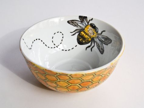 Bee & Honeycomb Bowl  Hand Painted by RKArtwork on Etsy Bowl Painting Ideas, Bowl Painting, Bee Flying, Keeping Bees, Pottery Painting Ideas, Painted Bowl, Hand Painted Bowls, Paint Your Own Pottery, Bee Honeycomb