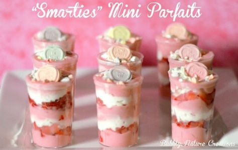 Conversation Hearts Mini Parfaits - 20 Tasty and Romantic Valentine’s Day Treats You Will Love Valentine Cakes, Valentines Treats, Holiday Sweets, Parfait Recipes, Valentines Day Food, Valentines Ideas, Valentine's Day Recipes, Valentines Day Treats, Valentines Food