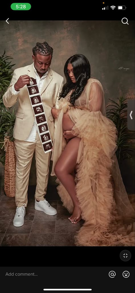 Maternity Photo Shoot Ideas Black Women Plus Size, Brown Maternity Shoot Black Couple, Black People Maternity Pictures, Brown Maternity Shoot, Maternity Pictures Black People, Plus Size Pregnancy Photoshoot, African Maternity Shoot, Classy Maternity Shoot, Plus Size Maternity Photos