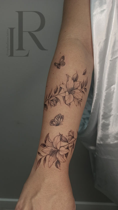 Tattoo Flowers Arm, Arm Tattoos Color, Word Tattoos On Arm, Arm Wrap Tattoo, Wrap Around Wrist Tattoos, Men's Tattoos, Butterfly Tattoos On Arm, Masculine Tattoos, Around Arm Tattoo