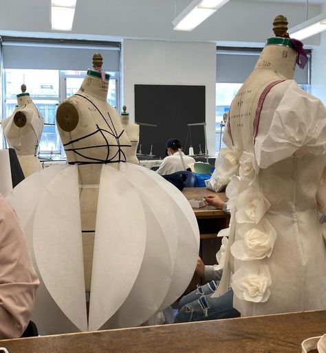 Fashion Career Aesthetic Nyc, Fashion Work Aesthetic, Fit New York College, Fit School New York, Fashion Institute Of Technology New York, Fashion Institute Of Technology Aesthetic, Fashion Club Activities, Fashion School Nyc, Fashion Designer Instagram